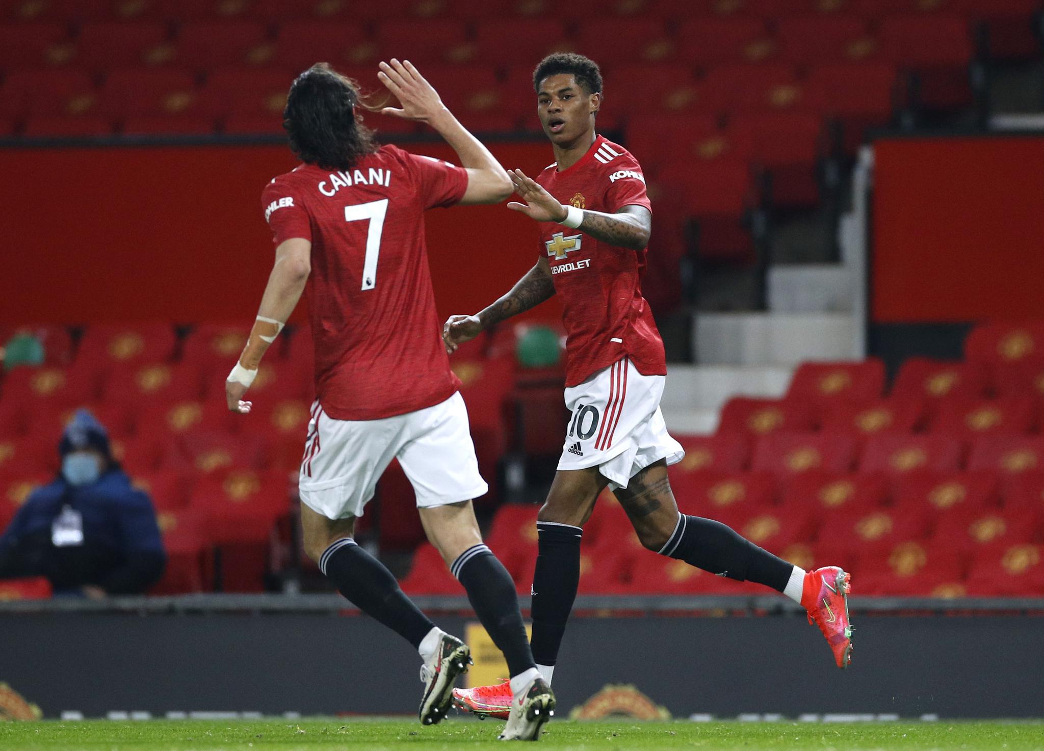 他专注于盯 他专注于盯